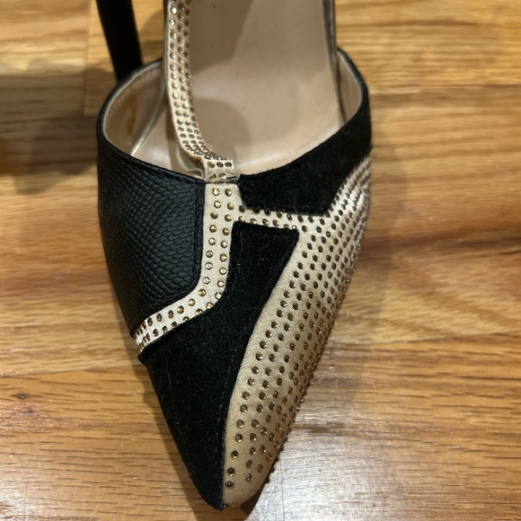 Jojo Fox Vintage Inspired Gold Embellished Heels 👠 - Picture 5 of 12
